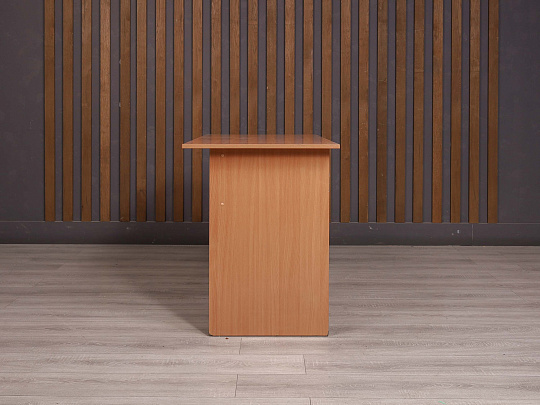 Стол с тумбой ДСП Клен Россия