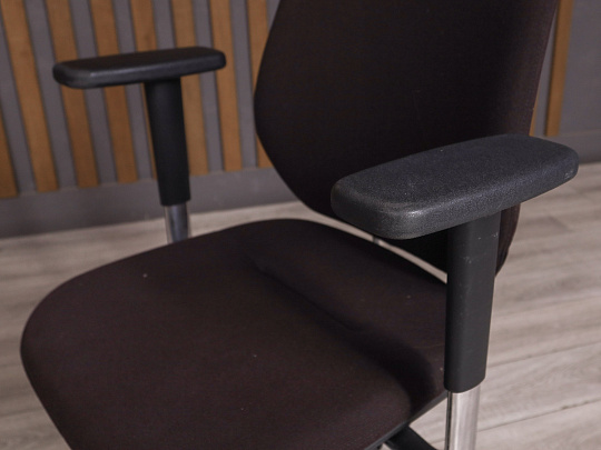 Офисное кресло Vitra Ткань Коричневый Швейцария