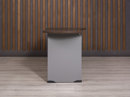 Стол эргономичный Berlin ДСП Венге Россия