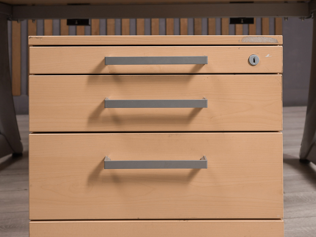 Стол с тумбой Steelcase ДСП Дуб США (21571-11085)