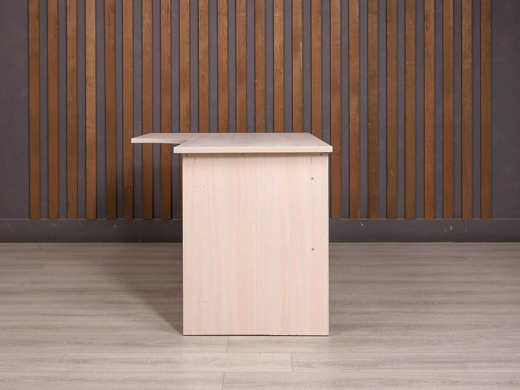 Стол эргономичный ДСП Дуб Россия (23256-18036)