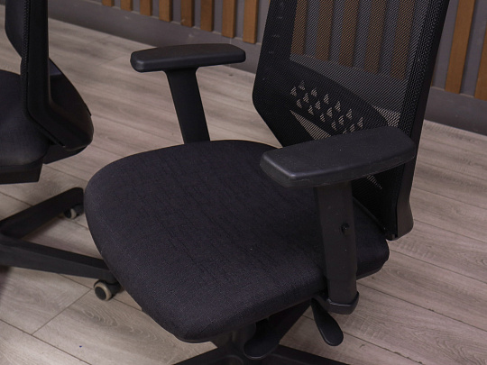 Офисное кресло Бюрократ EXPERT Ткань Чёрный Россия