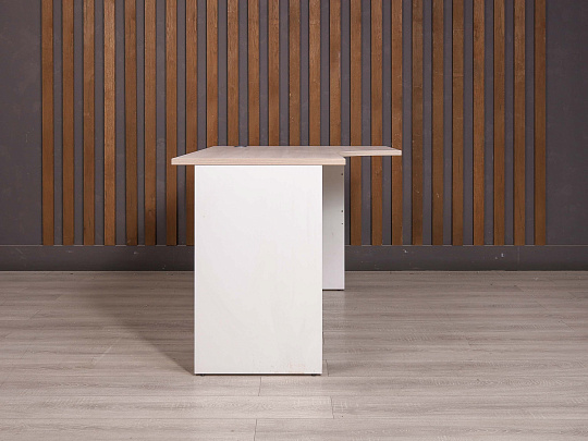 Стол эргономичный ДСП Дуб Россия