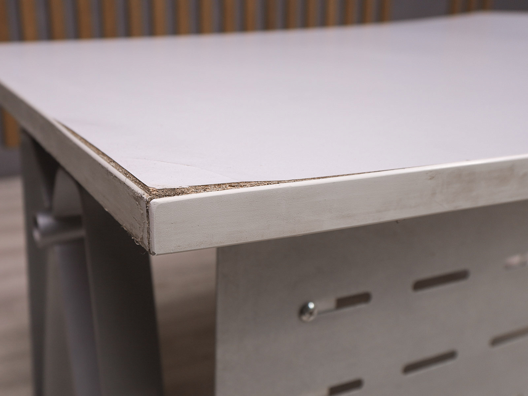 Стол эргономичный ДСП Серый Россия (23264-14105)