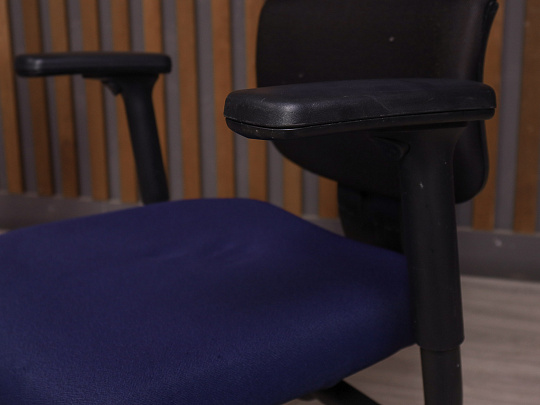 Офисное кресло Steelcase Let`s B Ткань Синий США