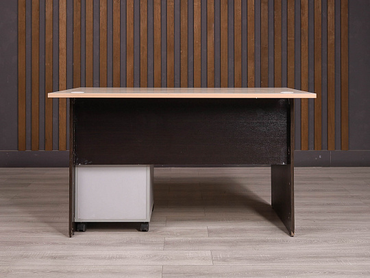 Стол с тумбой ДСП Дуб Россия