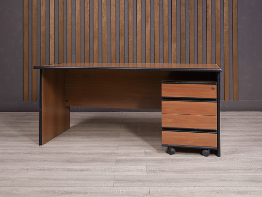 Стол с тумбой ДСП Орех Россия