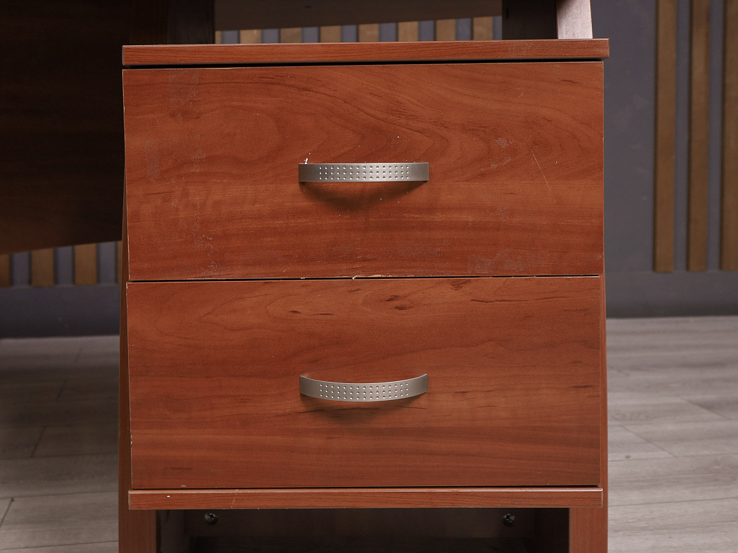 Стол руководителя ДСП Вишня Россия (1355-26095)