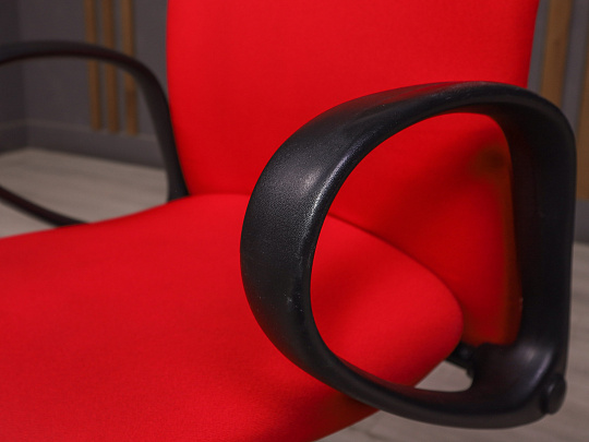 Офисное кресло Ткань Красный Россия