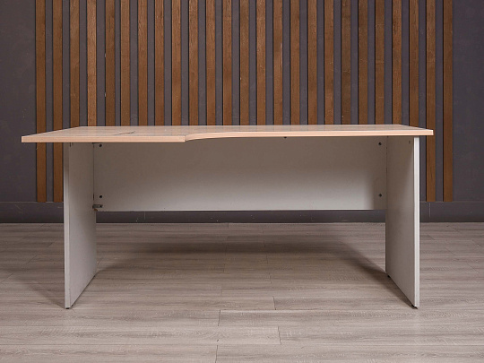 Стол эргономичный ДСП Дуб Россия