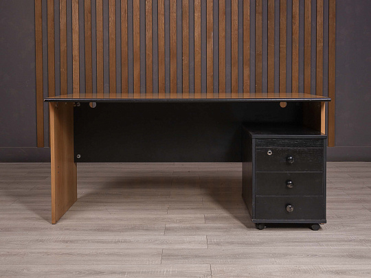 Стол с тумбой ДСП Чёрный Россия