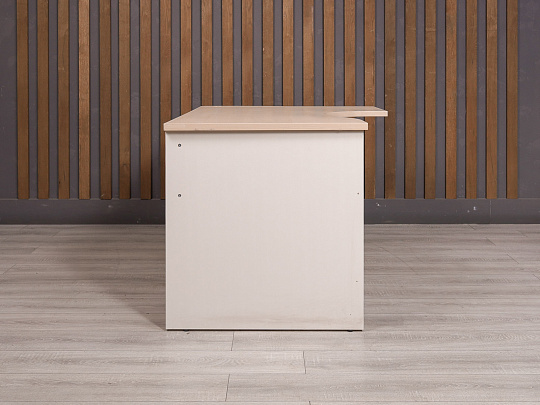 Стол эргономичный ДСП Клен Россия