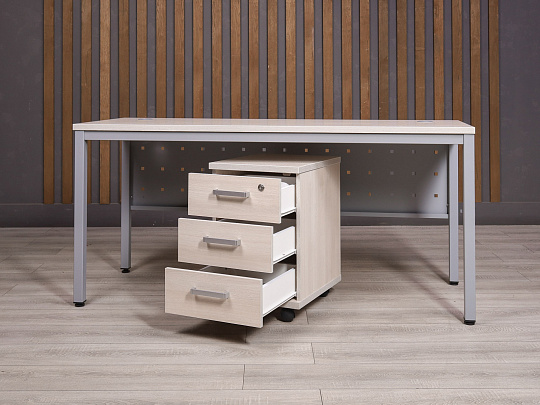 Стол с тумбой ДСП Дуб Россия