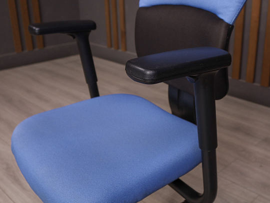 Офисное кресло Steelcase Let`s B Ткань Синий США